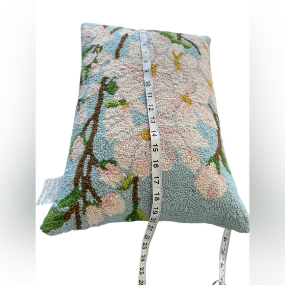 Peking Handicraft Cherry Blossoms Poly Fill‎ Hook Throw Pillow 20 X 15 - Picture 3 of 4